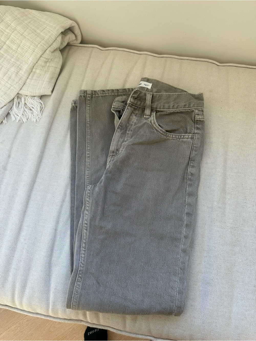 Women’s Gray Straight-Leg Jeans